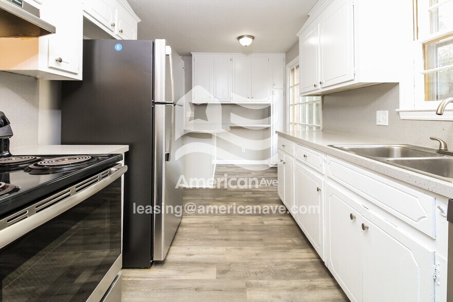 Building Photo - 1804 Breeland St