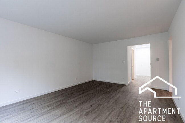 Building Photo - 7621 N Sheridan Rd