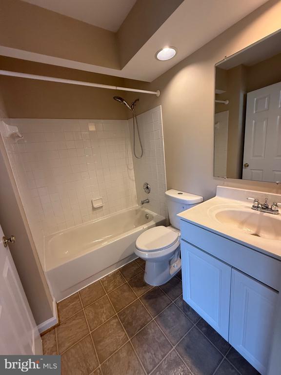 Building Photo - 12700 Nettlecreek Pl