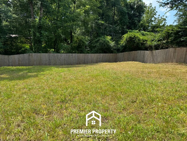 Building Photo - 3BR/2BA Memphis Rental with Hardwood Floors & Open Kitchen Layout