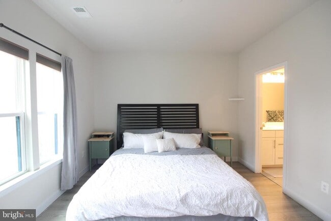 Building Photo - 6210 Monitor St