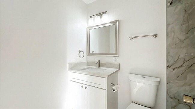 Building Photo - 201 Fern Ct