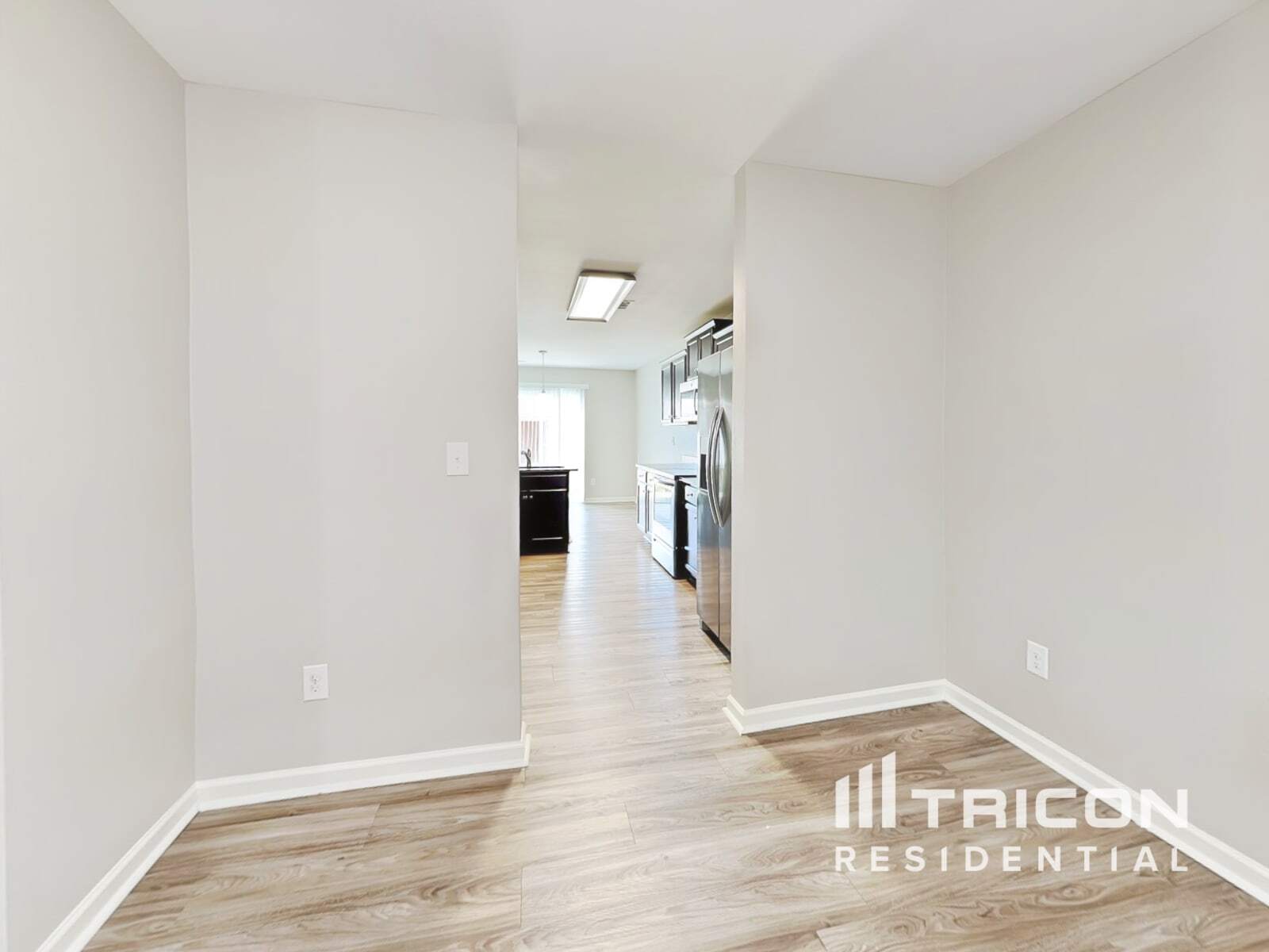 Building Photo - 2831 Village Center Dr