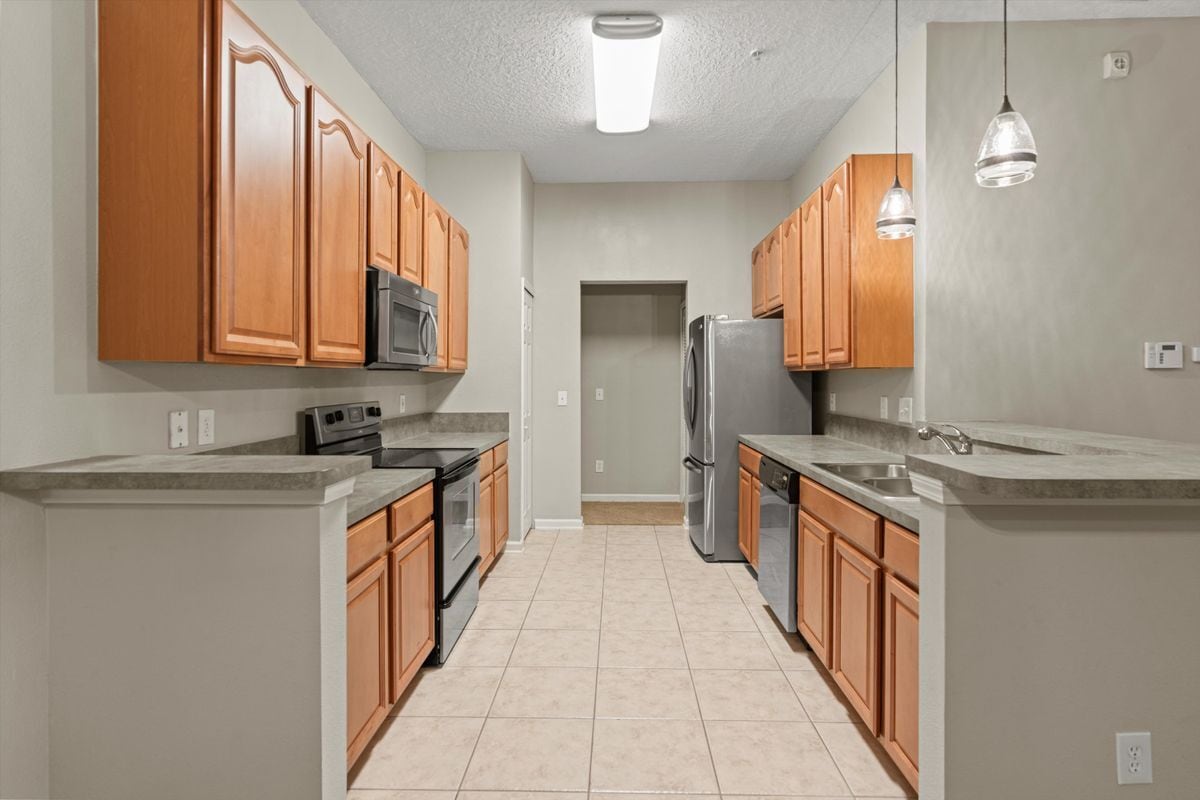 Building Photo - 7043 Deer Lodge Cir