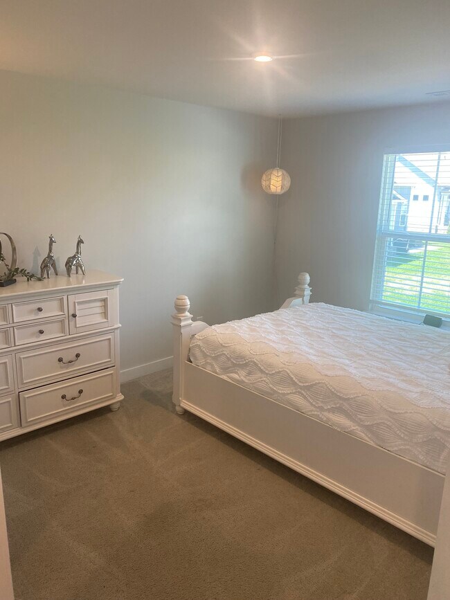 Third bedroom - 211 Pryor Dr