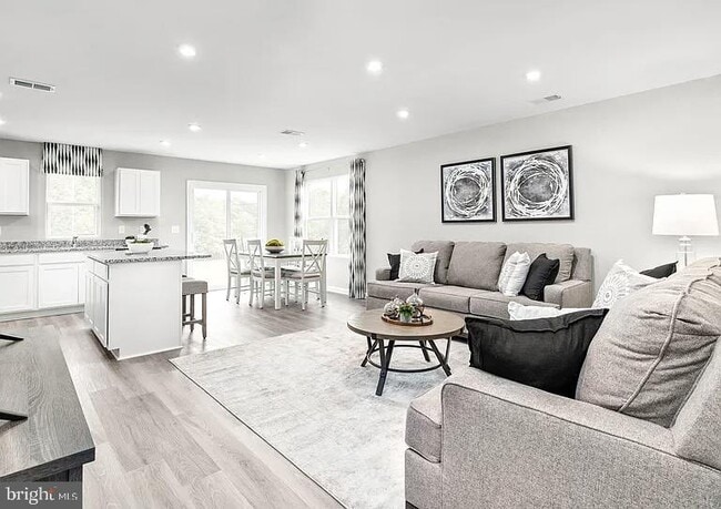 Building Photo - 2657 Apricot Dr