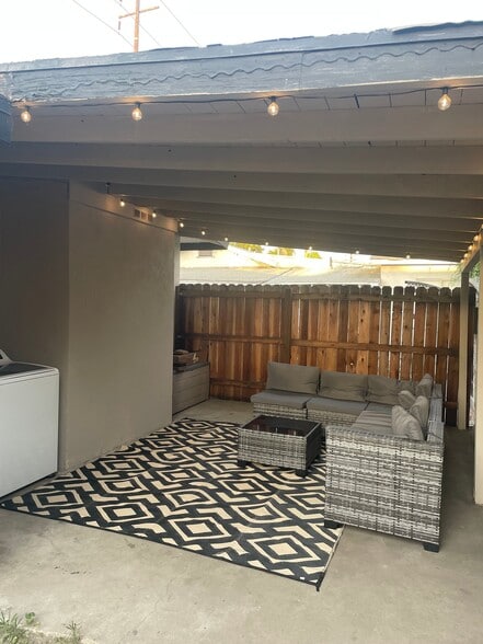 Building Photo - 3608 W Valencia Dr