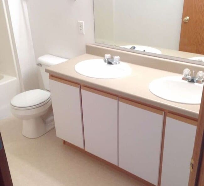 Building Photo - $1,150 | 2 Bedroom, 1 Bathroom 3rd Floor Condo | Pet Friendly* | Available for May 1st, 2025 Move...