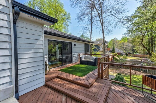 Building Photo - 3360 Turtle Lake Dr SE