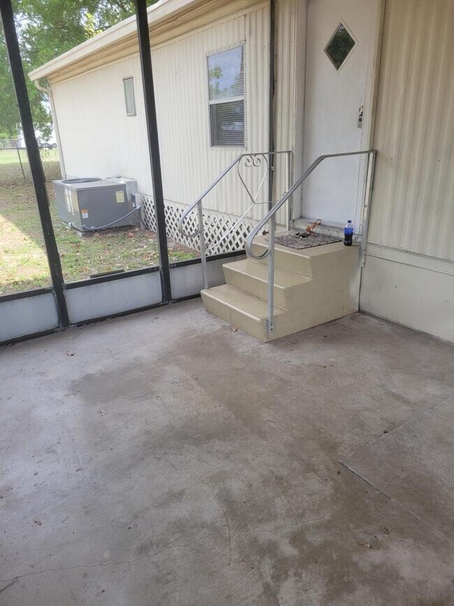 Building Photo - 8135 Tolles Dr