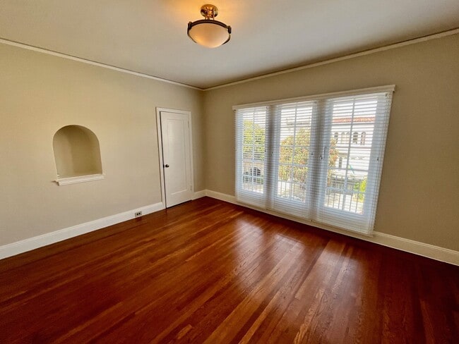 Building Photo - New On Market! Gorgeous Marina Home
