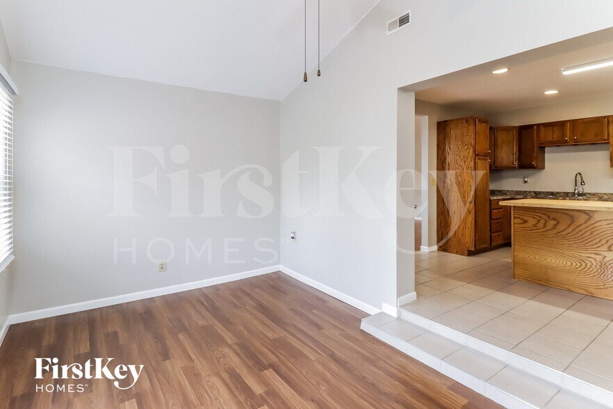 Building Photo - 618 Neptune Way