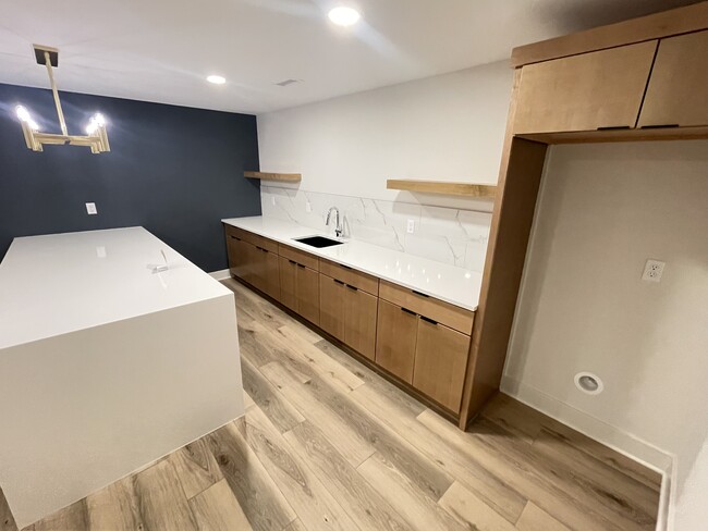 Building Photo - 252 N Ciderbluff St