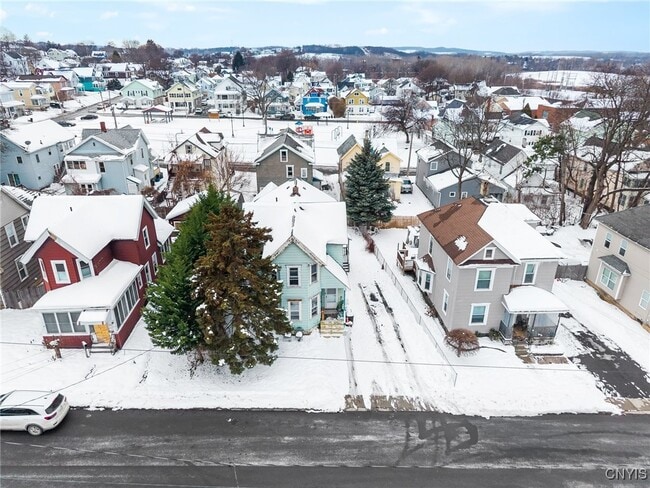 Building Photo - 200 Center St