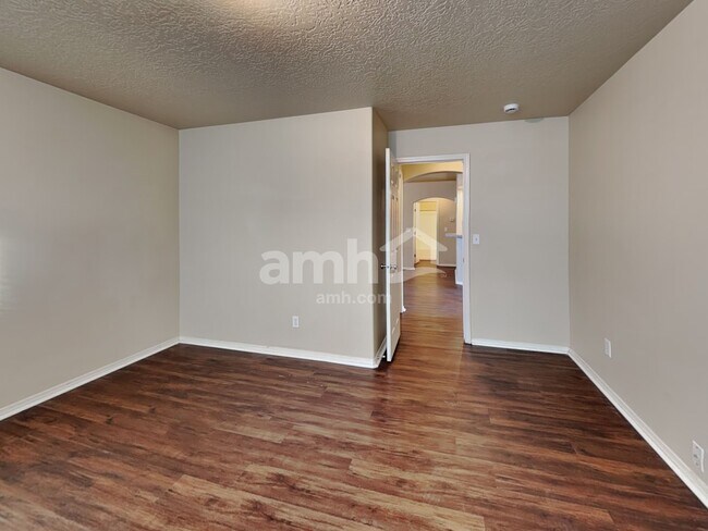 Building Photo - 11549 Roanoke Dr