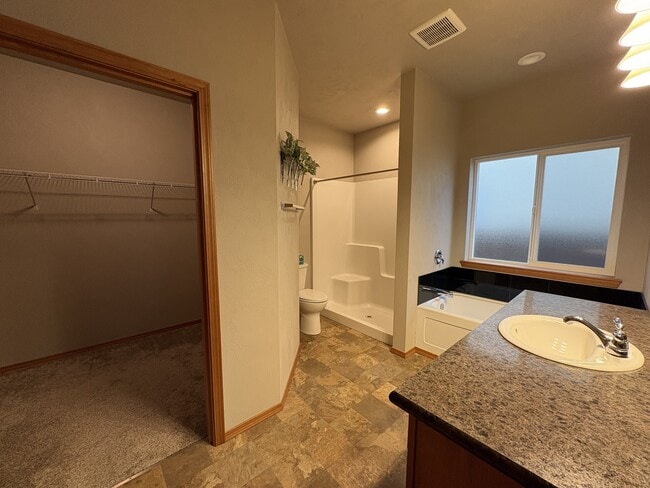 Building Photo - 348 Watercress St