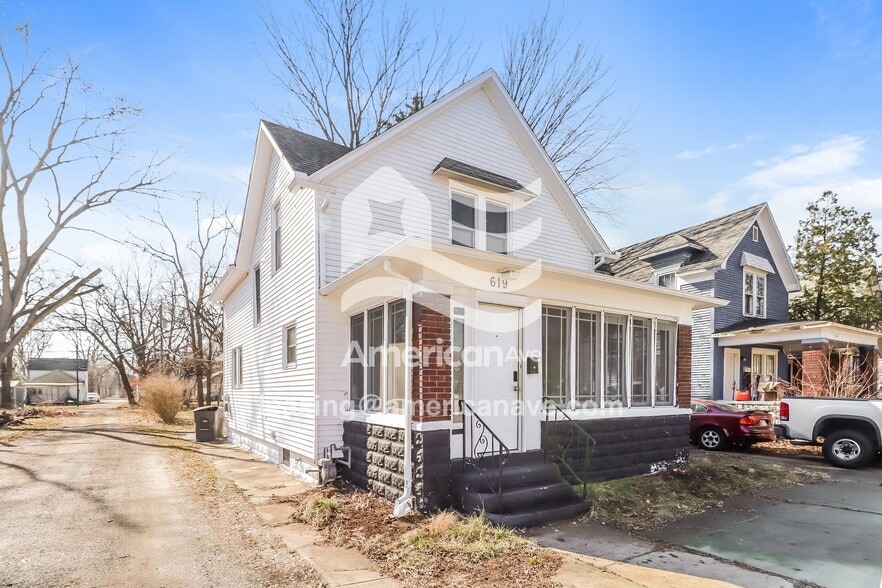 Primary Photo - 619 W Cleveland Ave