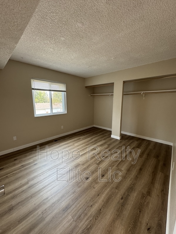 Building Photo - 1225 N Chestnut St