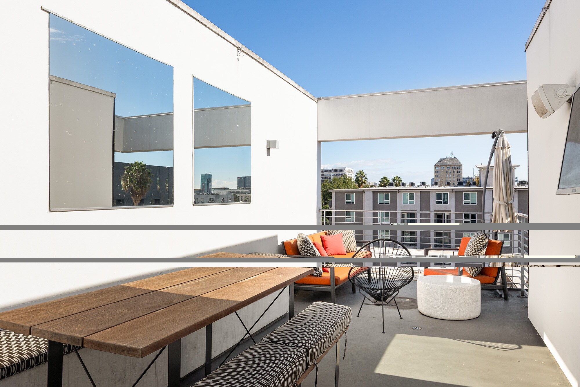 Outdoor deck - 6735 Yucca St