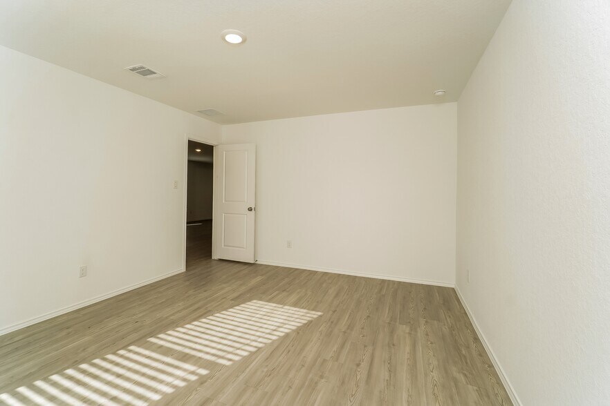 Building Photo - 8831 Barrow Path