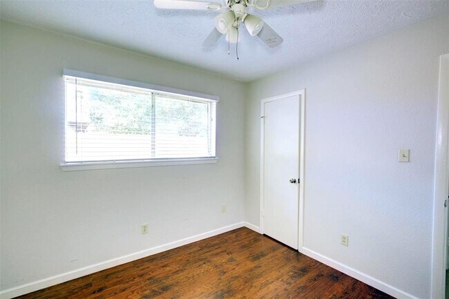 Building Photo - 5311 Linda Ln