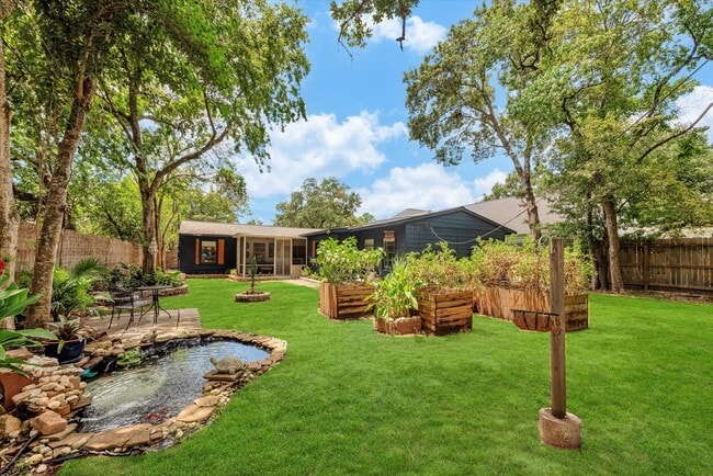 Building Photo - 3914 Ella Blvd