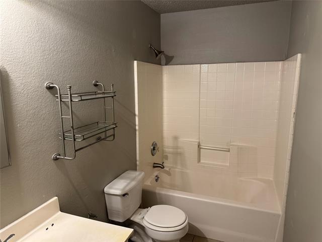 Building Photo - 4612 Bellcrest Dr