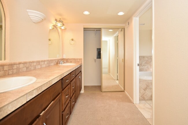 Building Photo - Spacious Home in La Costa with Nice View!!