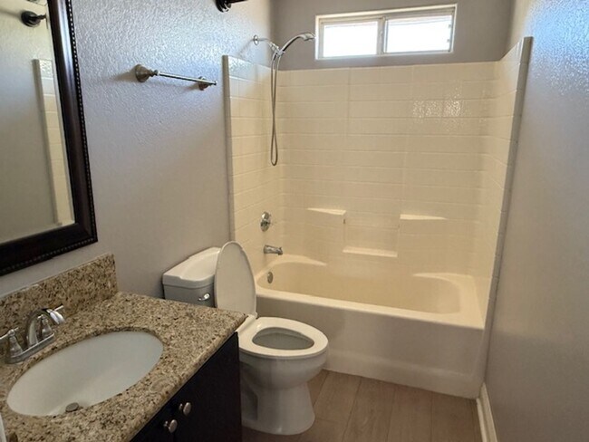 Building Photo - La Quinta Cove