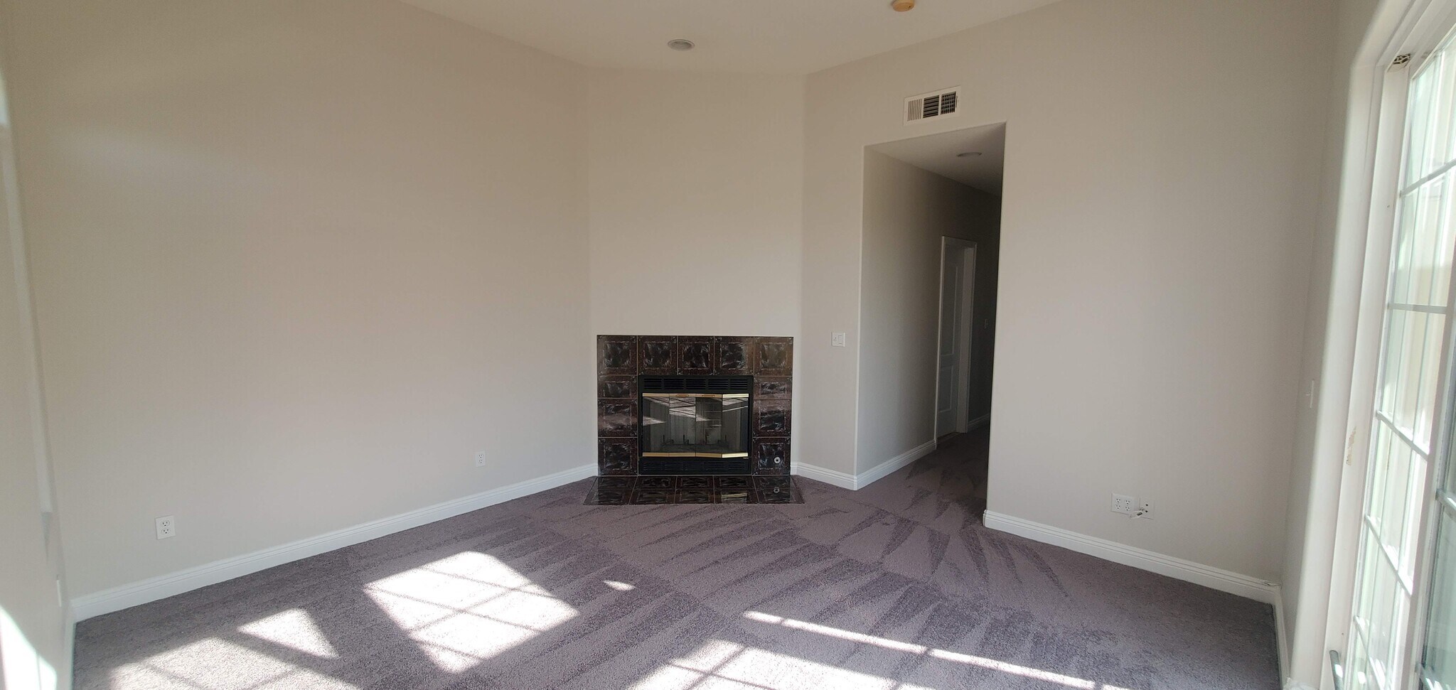 Building Photo - 1614 W 146th St