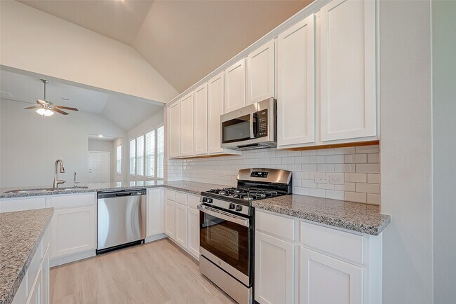 Building Photo - 1091 Lilly Ln