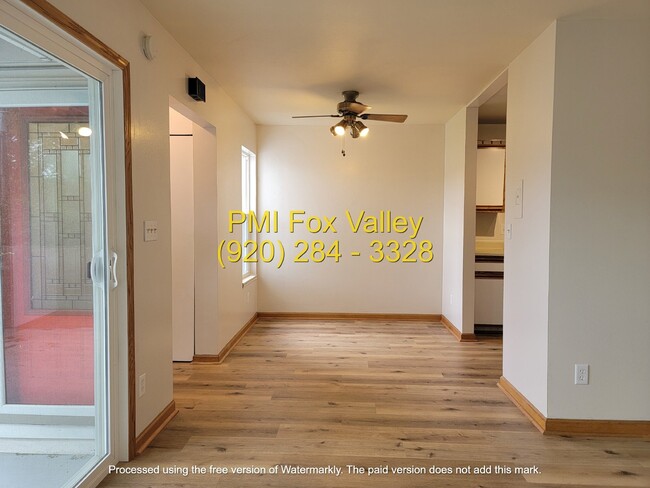 Building Photo - Newly Refurbished 2-Bed, 1.5-Bath Condo Oshkosh