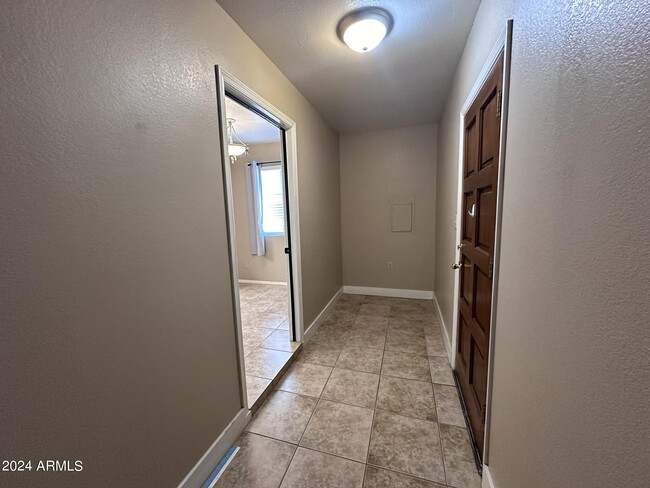 Building Photo - 16421 E Ashbrook Dr