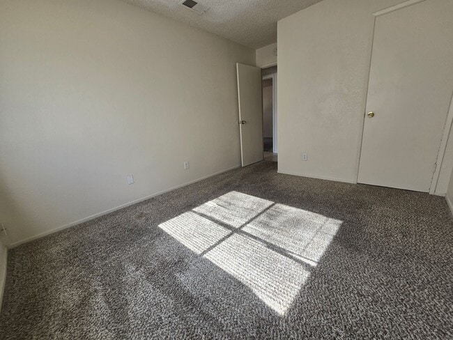 Building Photo - Place 920 W Alene Ave