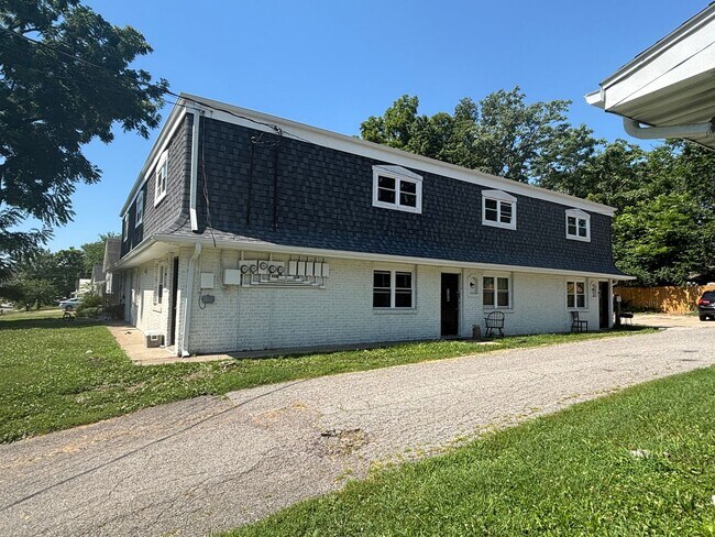 Building Photo - 713 N 6th St