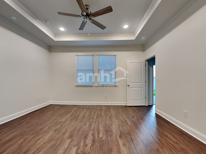 Building Photo - 579 Onate Cir