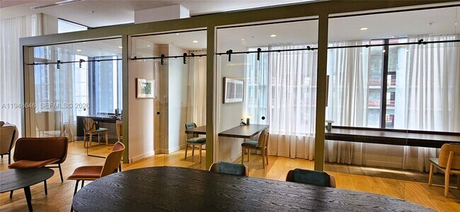 Building Photo - 11 NE 6th St