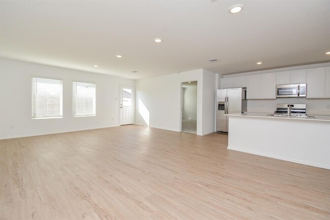 Building Photo - 5226 Sunvalley Bend Dr