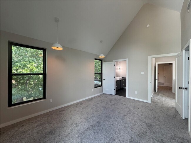 Building Photo - 957 Woods Ave