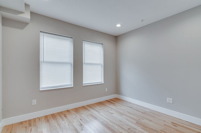 Building Photo - Brand New Luxury Home Brewerytown