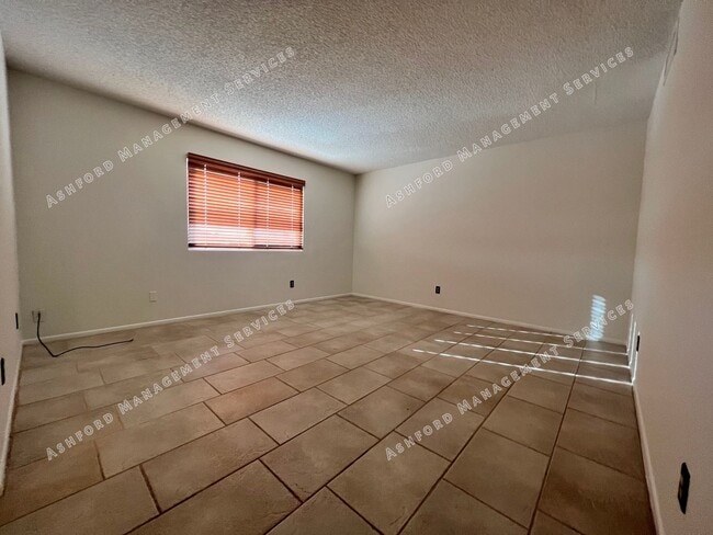 Building Photo - GOLF COURSE HOME W AMENITIES GALORE IN FOUNTAIN OF THE SUN 55+ COMMUNITY & COUNTRY CLUB