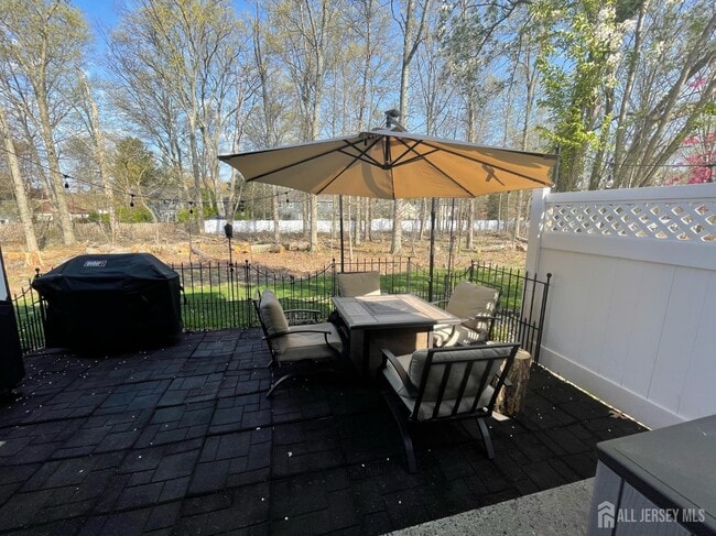 Building Photo - 399 Hadleigh Ln