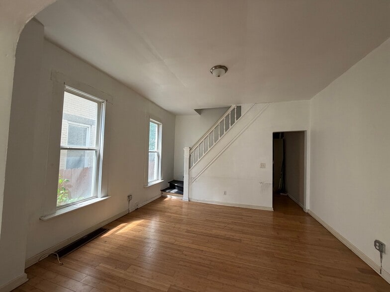 Building Photo - 815 Wilson Ave