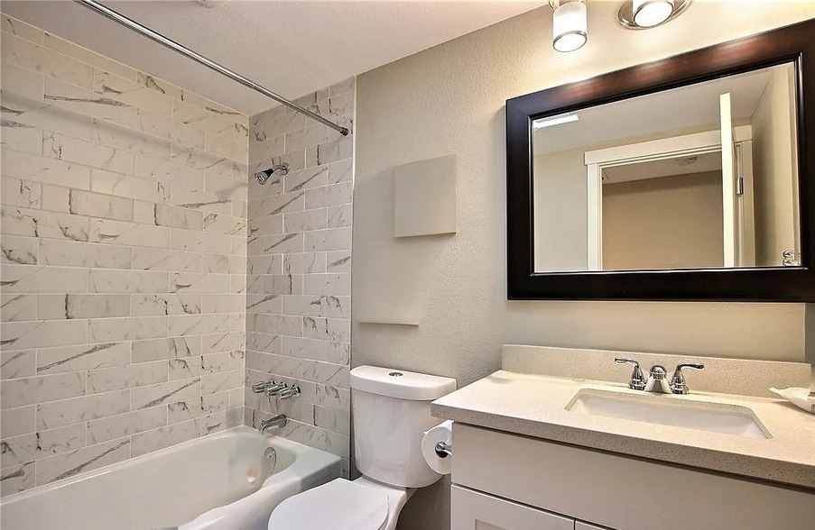 Building Photo - 1415 175th Pl NE