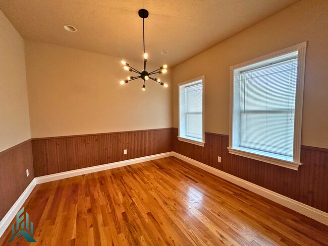 Building Photo - Modern and Spacious 3 Bed/2.5 Bath Home