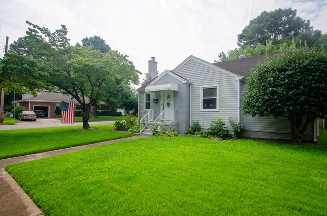 Building Photo - Gorgeous family home rental in Norfolk!