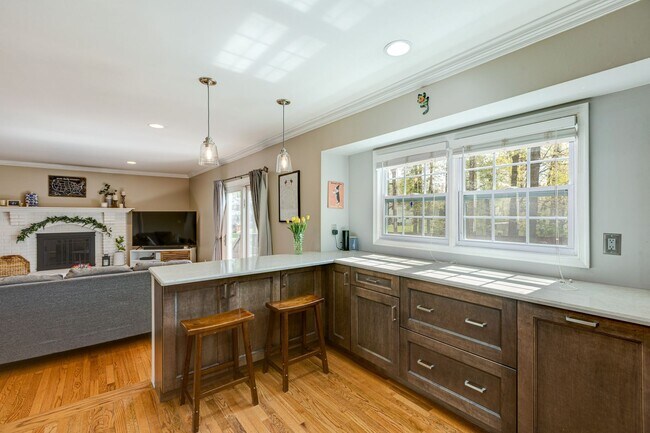 Building Photo - 5624 Kemp Ln