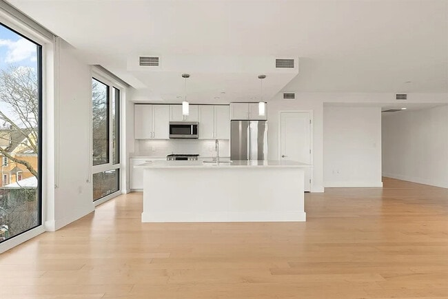 Building Photo - 7 Beech St