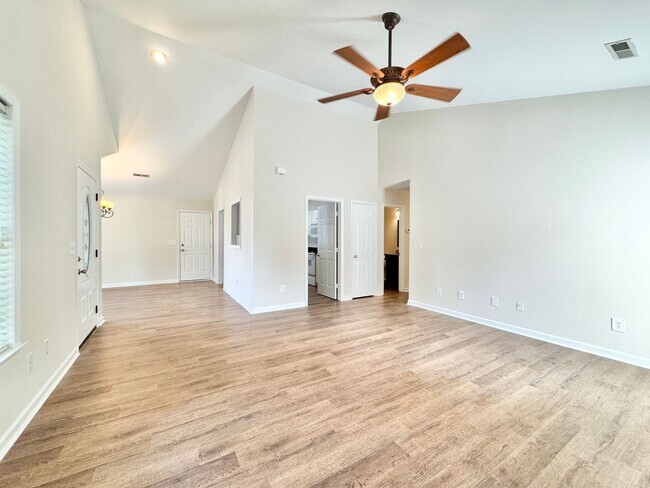 Building Photo - Adorable 3 Bedroom Home in High Point!