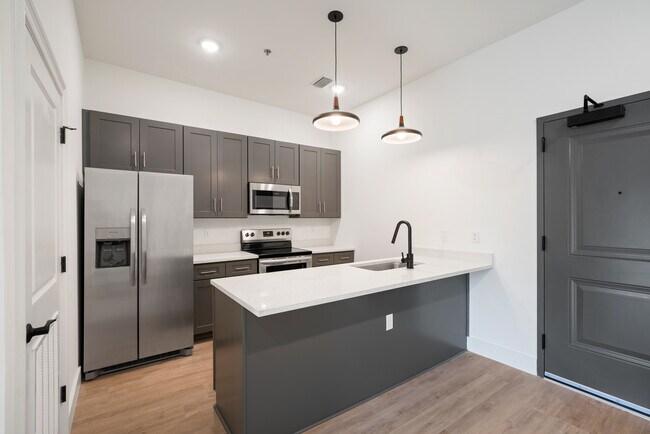 Building Photo - 1812 Old Shell Rd